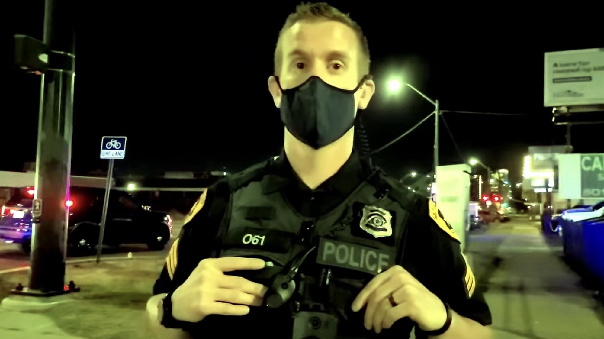 The Dumbest cop of the Year award goes to…